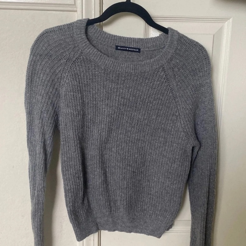 BRANDY MELVILLE GREY SWEATER